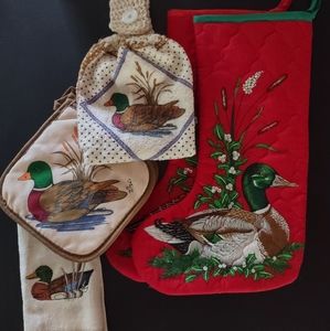 Towel & Christmas stockings free placemats set